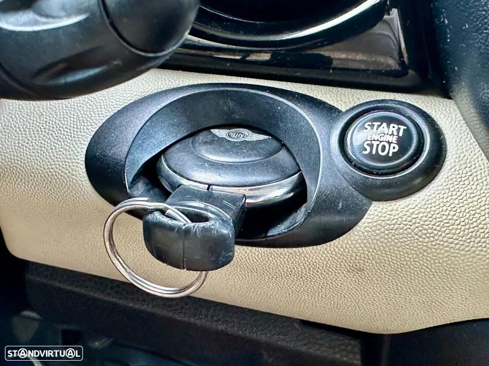 MINI 3 Portas One D - 23