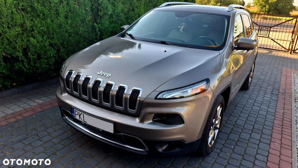 Jeep Cherokee - 4