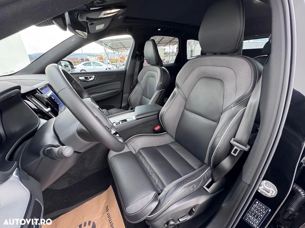 Volvo XC 60 B5 MHEV AT8 AWD Momentum Pro - 32