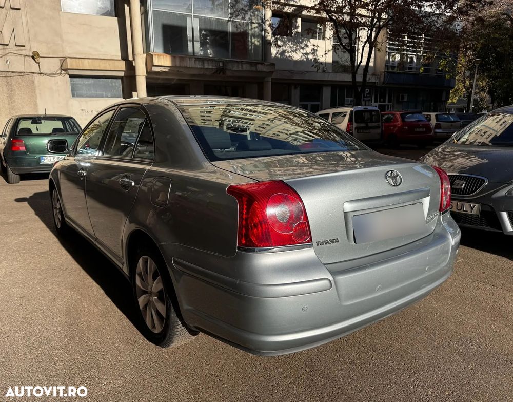 Toyota Avensis 1.6 Comfort - 3