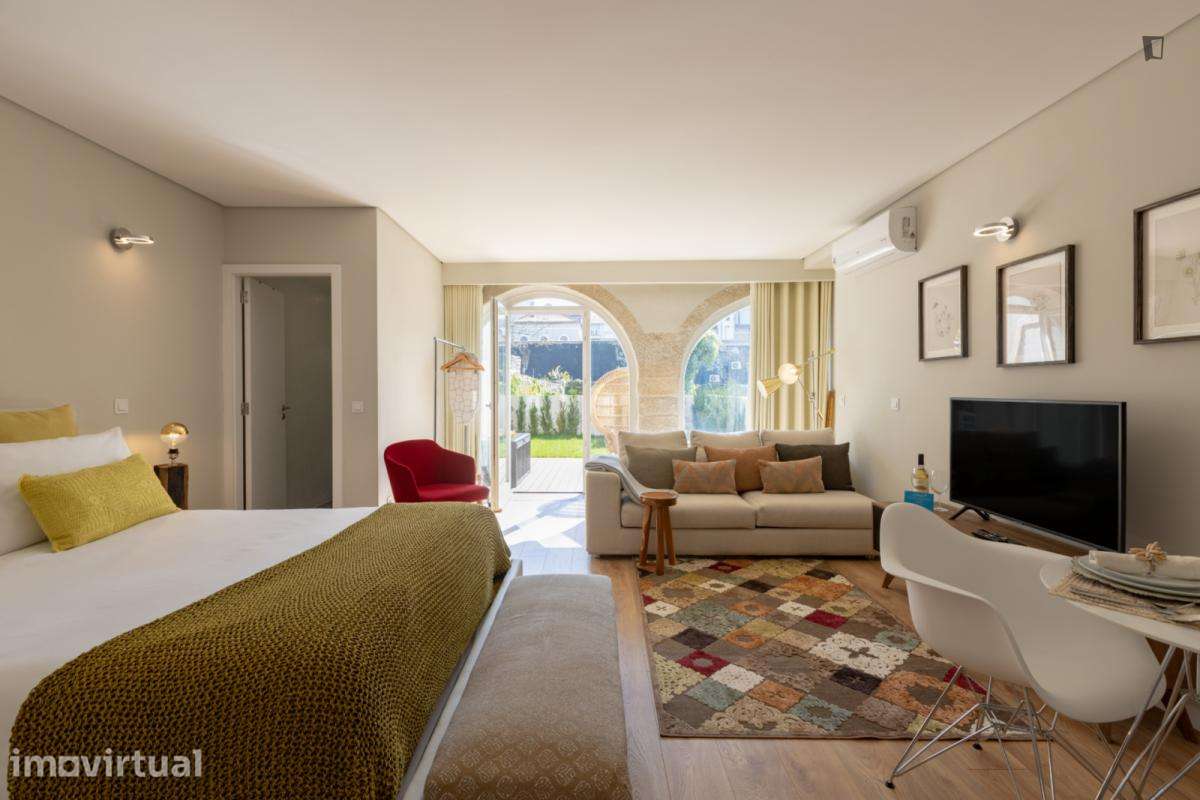 Apartamento com 1 quartos - localizado em Cedofeita Porto - Grande imagem: 2/40