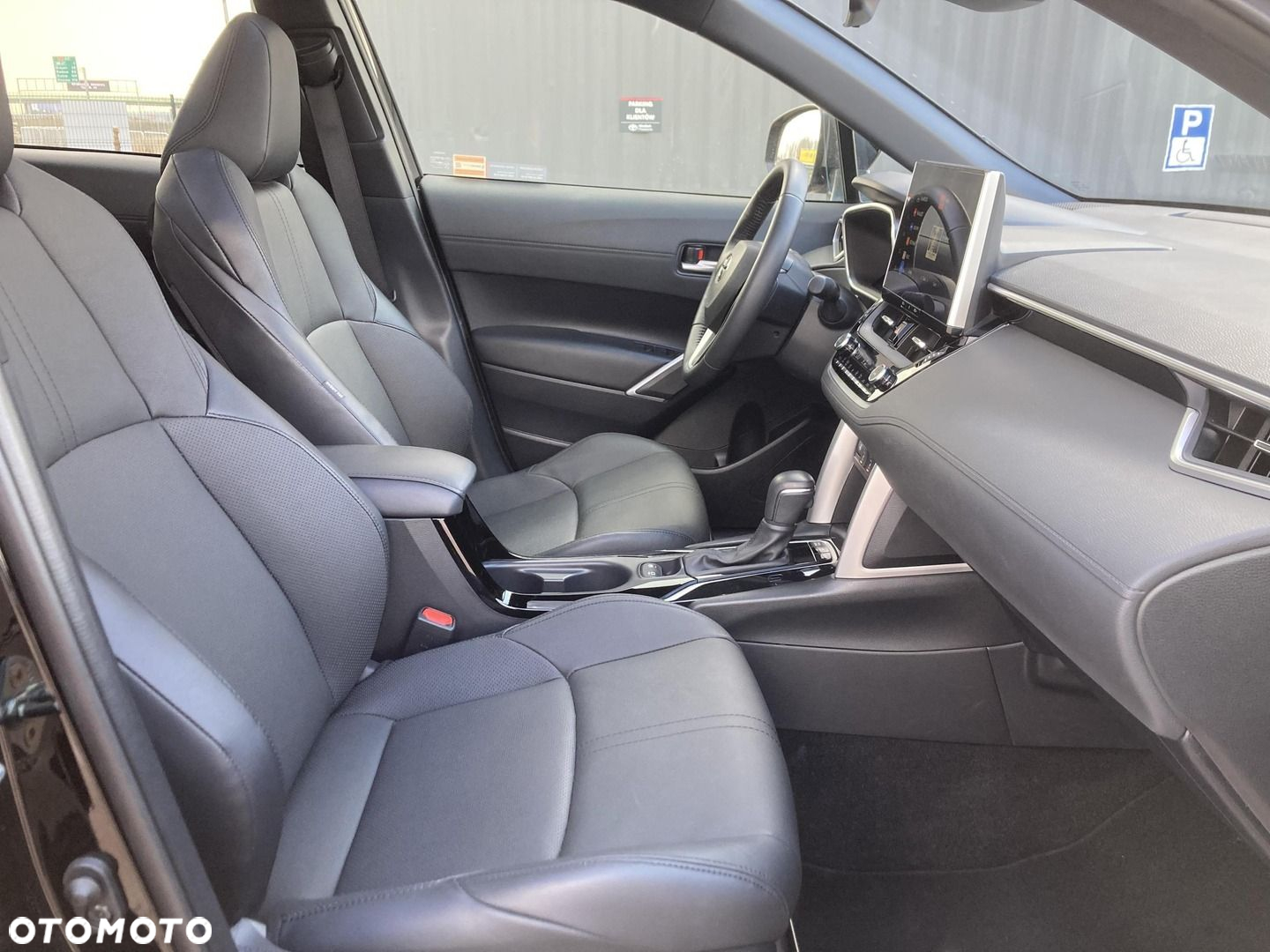 Toyota Corolla Cross - 10