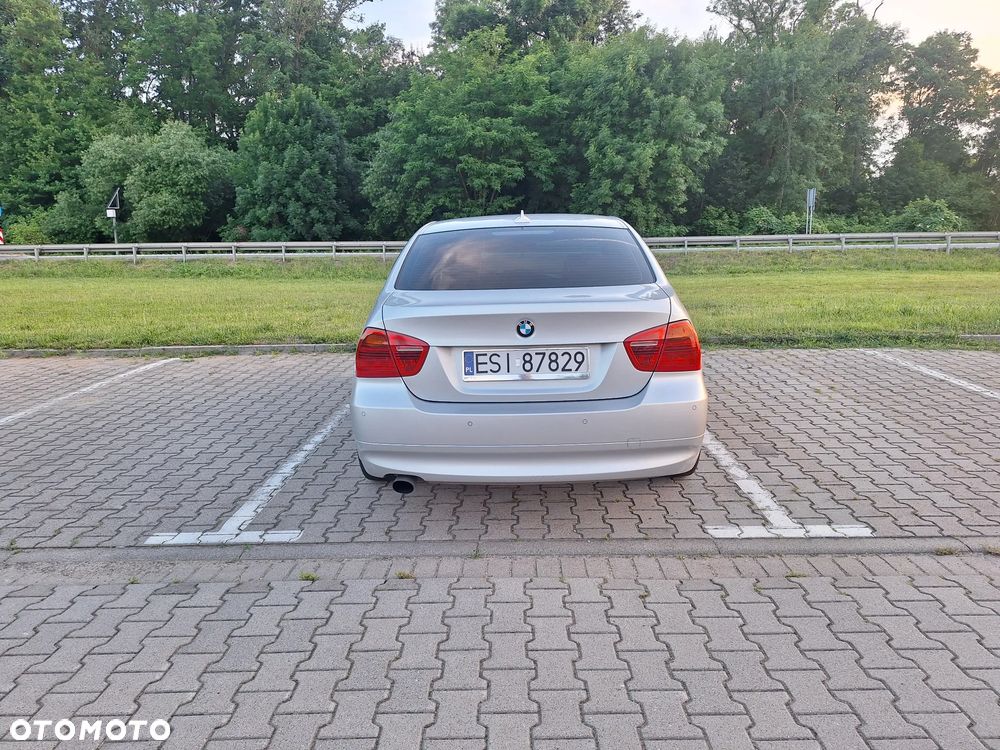 BMW Seria 3 320i - 7