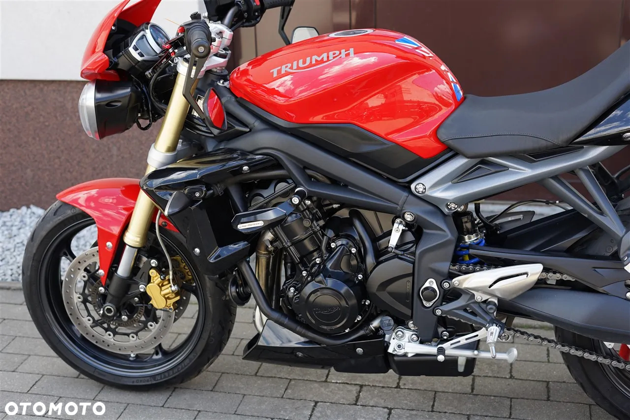 Triumph Street Triple - 26