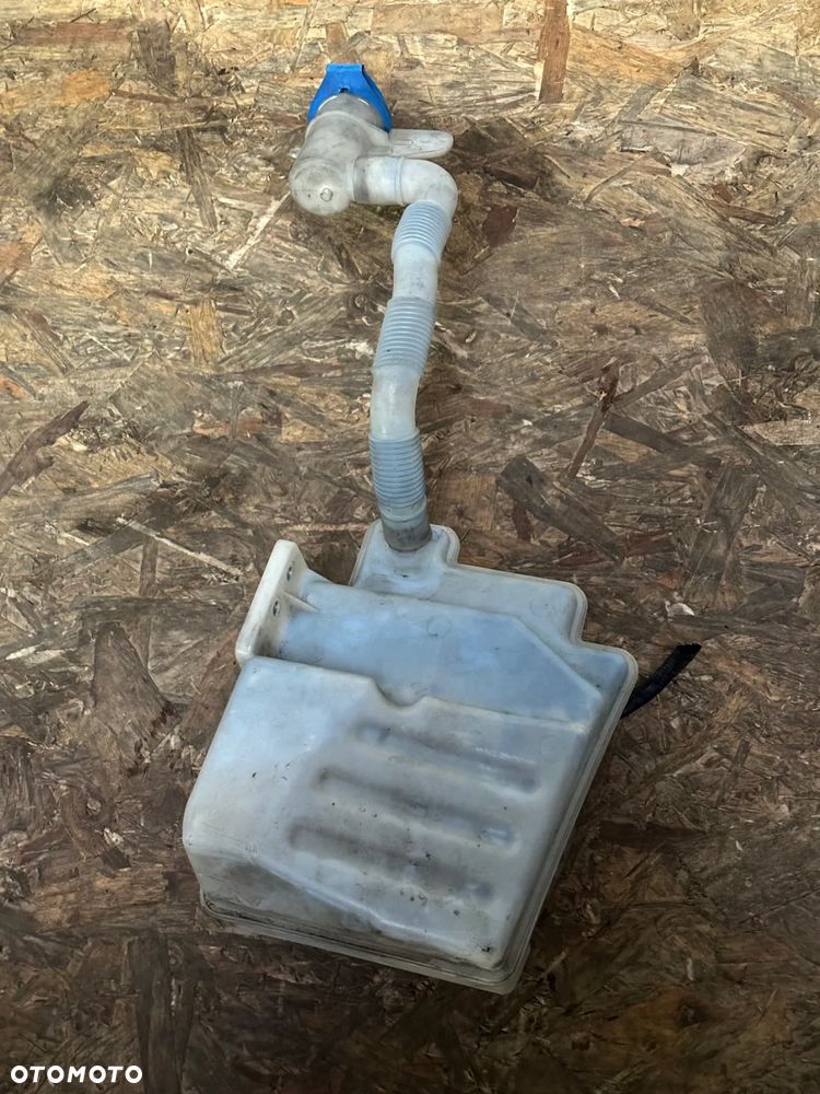 ZBIORNICZEK SPRYSKIWACZY SKODA SUPERB II 1K0955453Q - 2