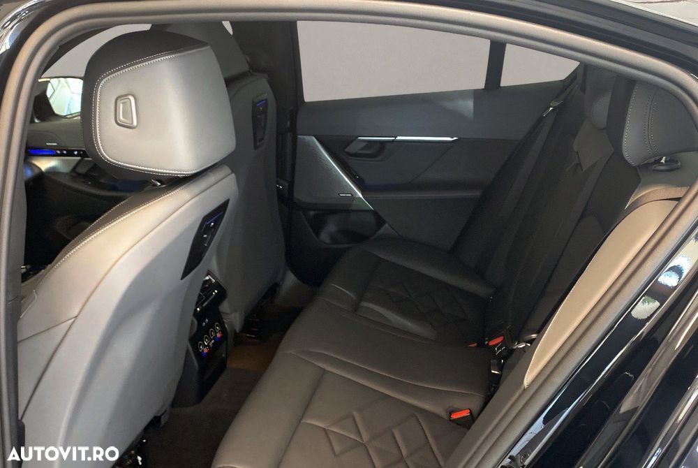 BMW 5 Series 2023 photo 5
