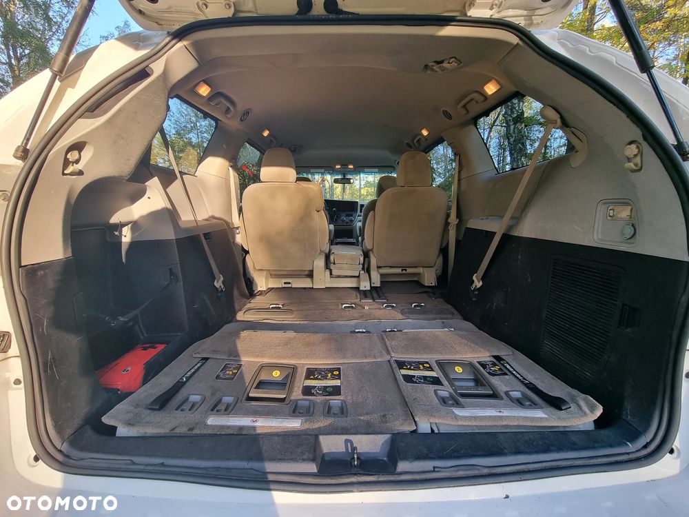 Toyota Sienna 3.5 V6 - 21