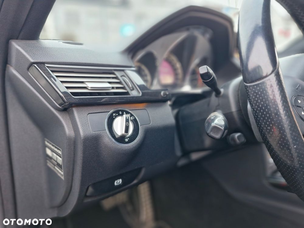 Mercedes-Benz Klasa E 350 CDI BlueEff Avantgarde - 19