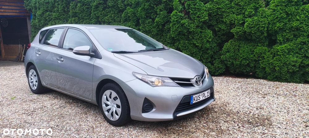 Toyota Auris - 2