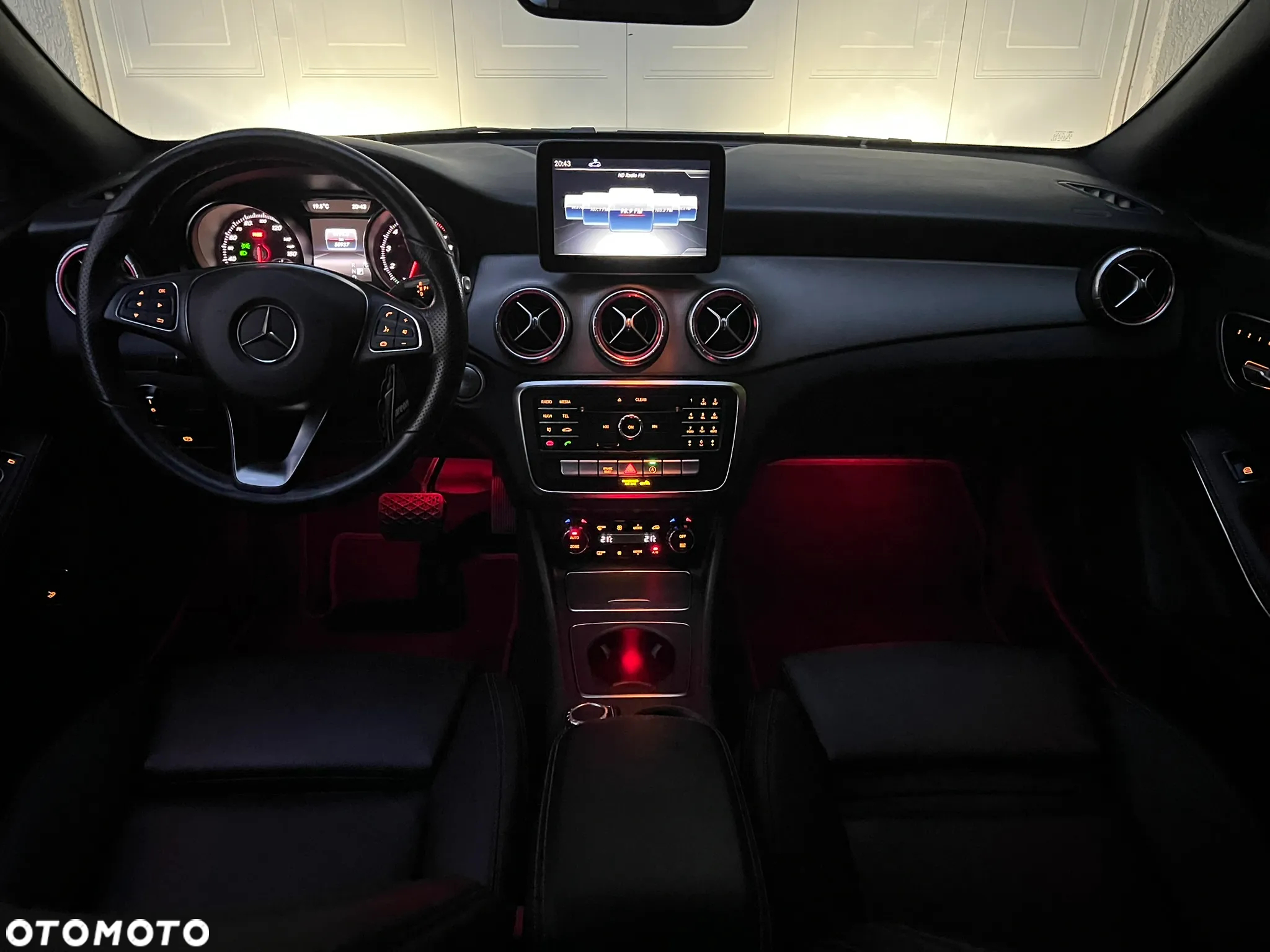 Mercedes-Benz CLA 250 7G-DCT - 21