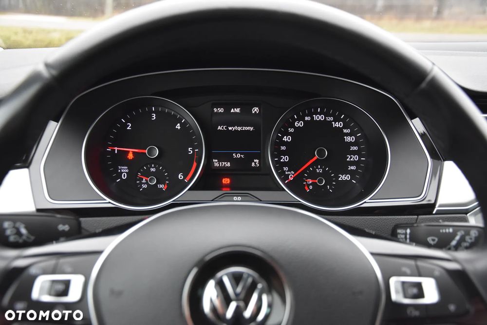 Volkswagen Passat - 31