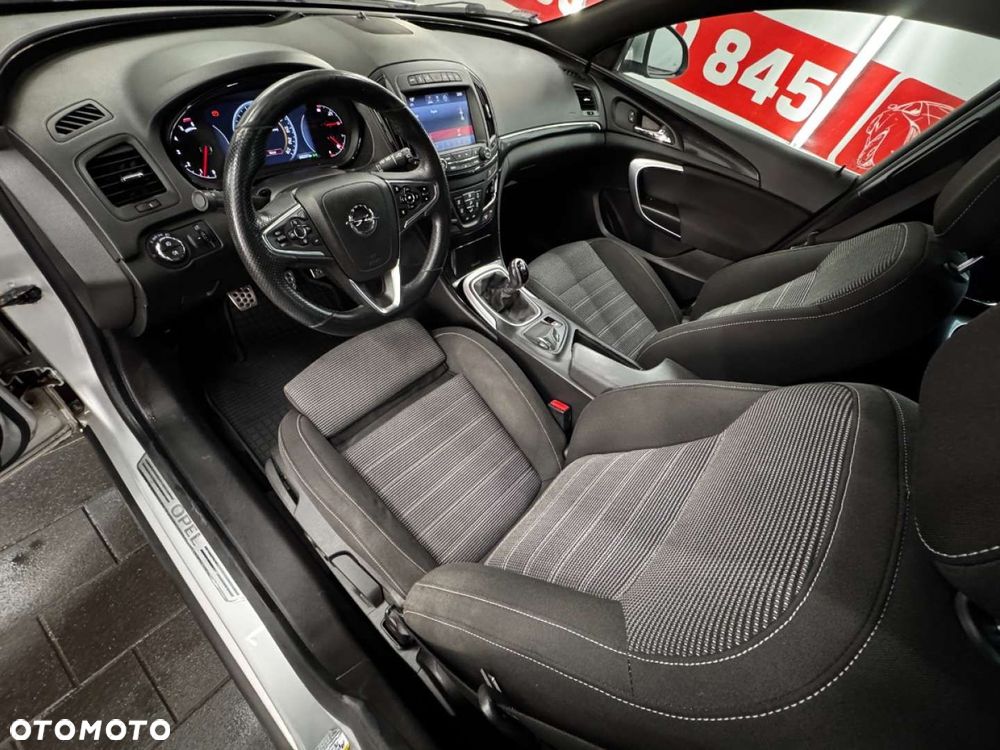 Opel Insignia - 25