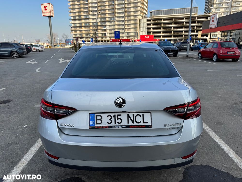 Skoda Superb 2.0 TDI DSG Ambition - 6