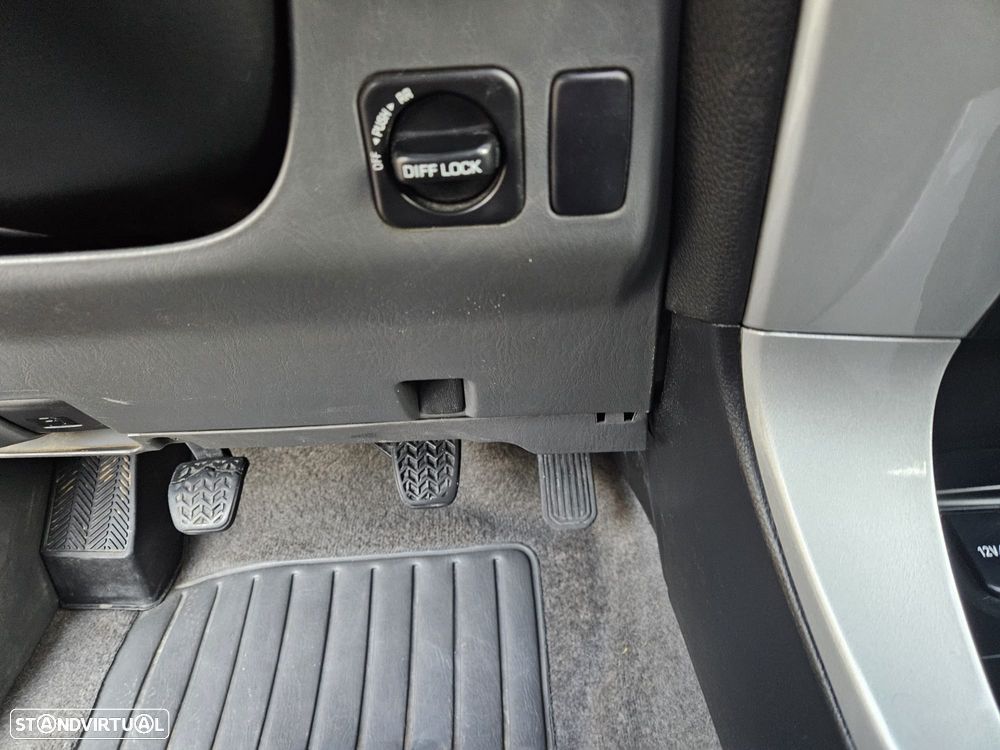 Toyota Land Cruiser 3.0 D-4D - 17