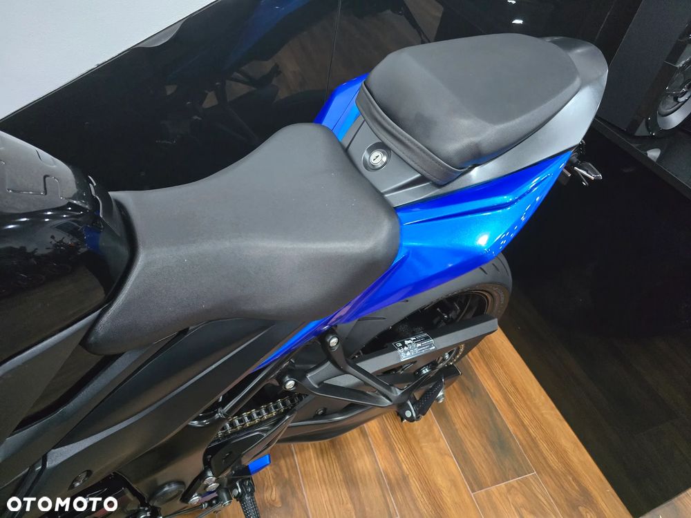 Suzuki GSX - 14