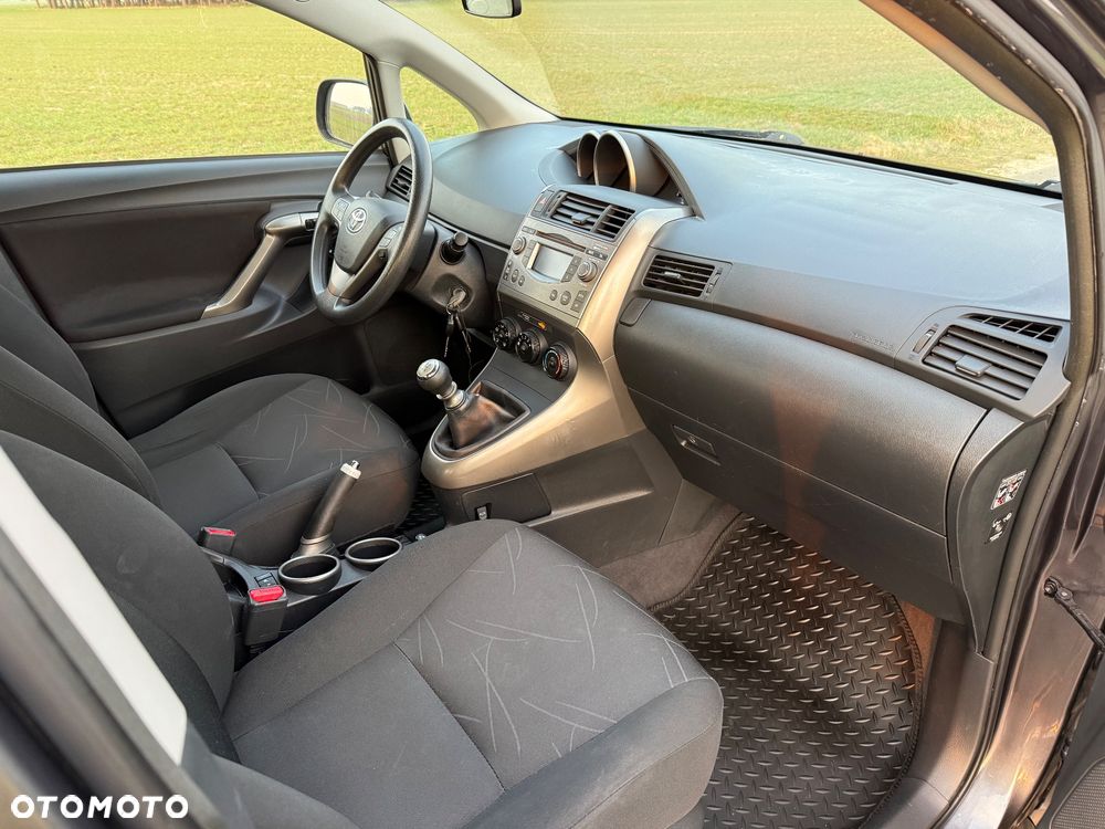 Toyota Verso 1.6 5-Sitzer Comfort - 9