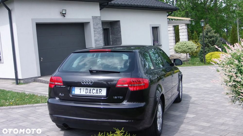 Audi A3 Sportback 1.6 TDI DPF Attraction - 7