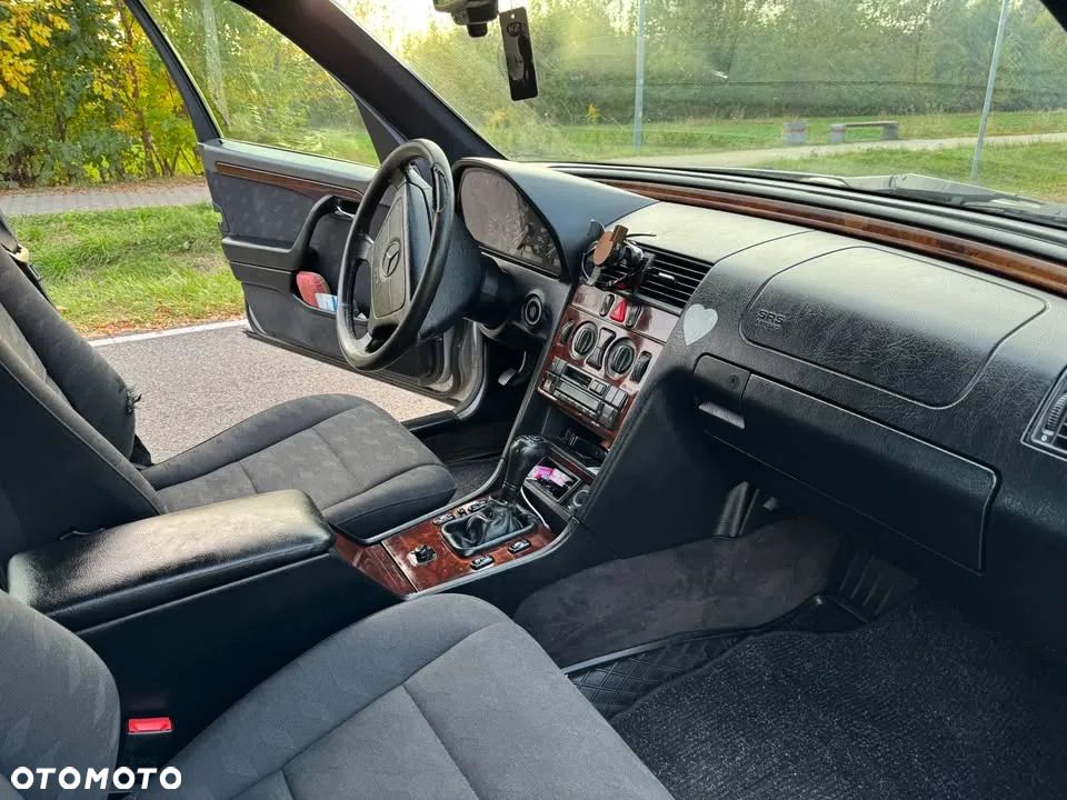 Mercedes-Benz Klasa C 220 D Elegance - 13