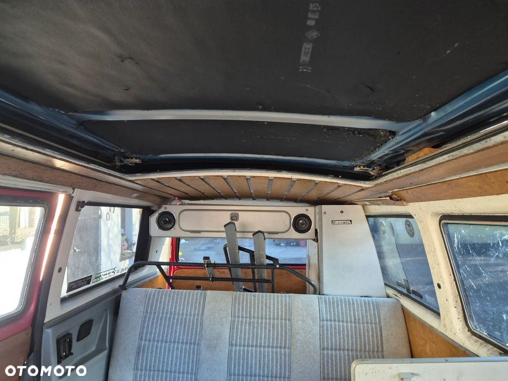 Volkswagen Transporter - 14