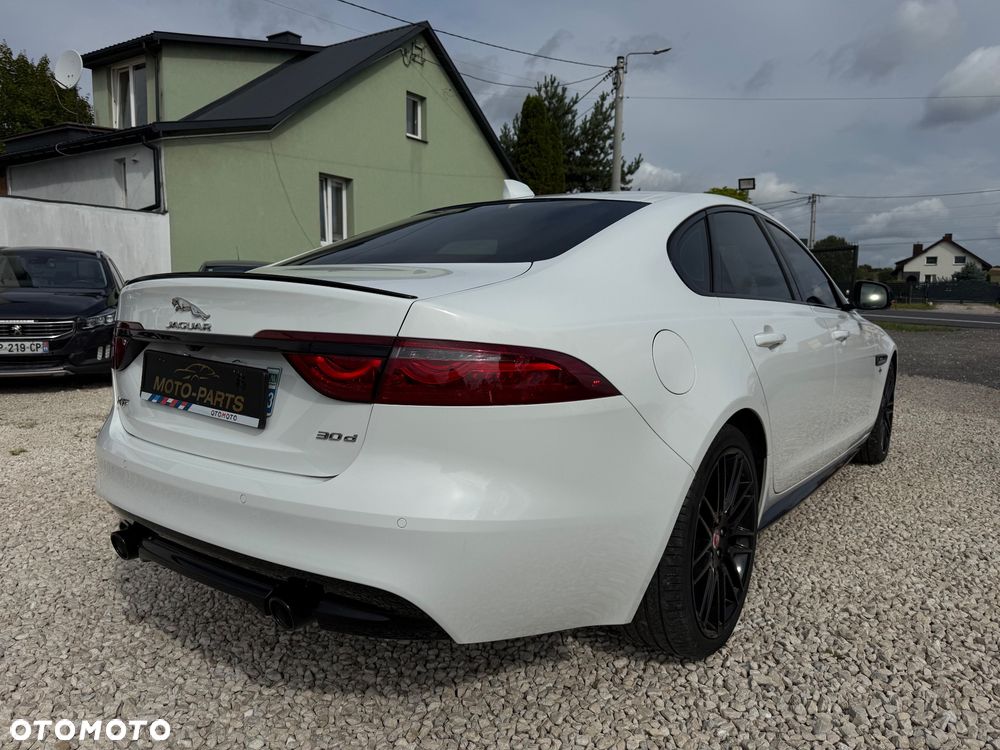 Jaguar XF 30d R-Sport - 7