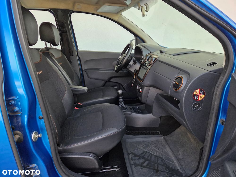Dacia Lodgy dCi 110 Stepway Celebration - 12