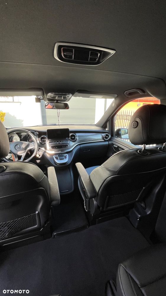 Mercedes-Benz Klasa V 300 d 4-Matic 9G-Tronic - 12