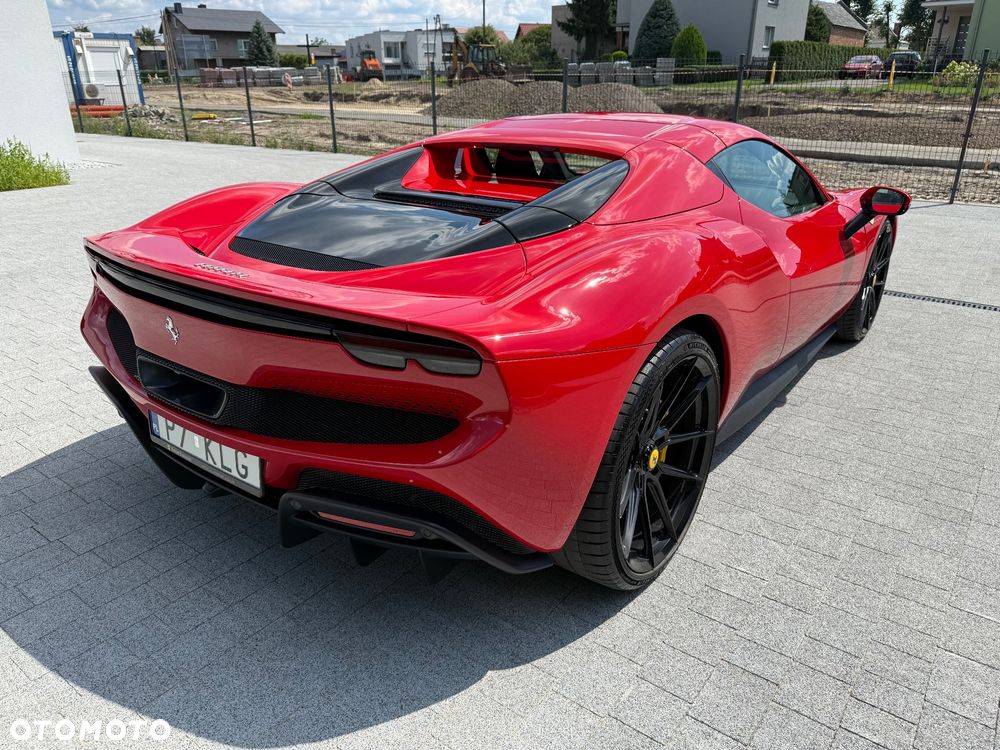 Ferrari 296 GTS - 11