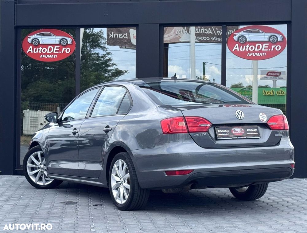 Volkswagen Jetta - 3