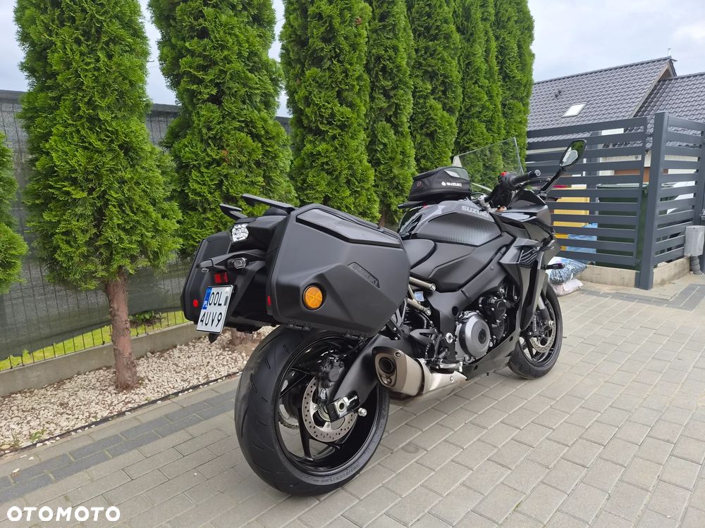 Suzuki GSX - 9