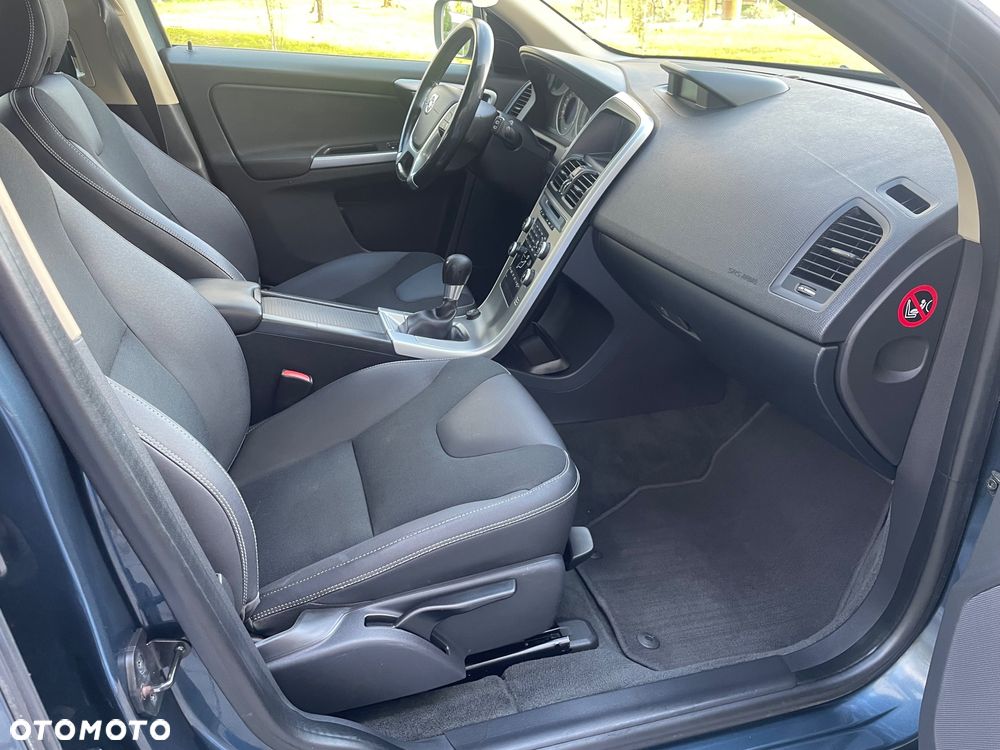 Volvo XC 60 D5 AWD - 22