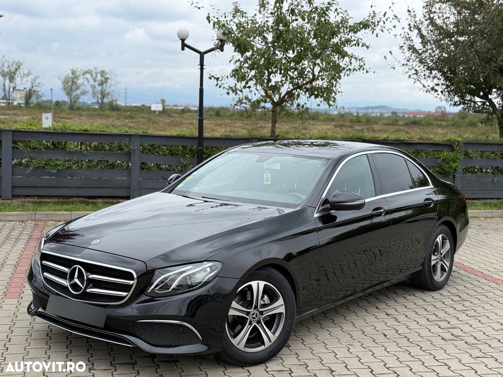 Mercedes-Benz E 220 d 4Matic T 9G-TRONIC Avantgarde - 1
