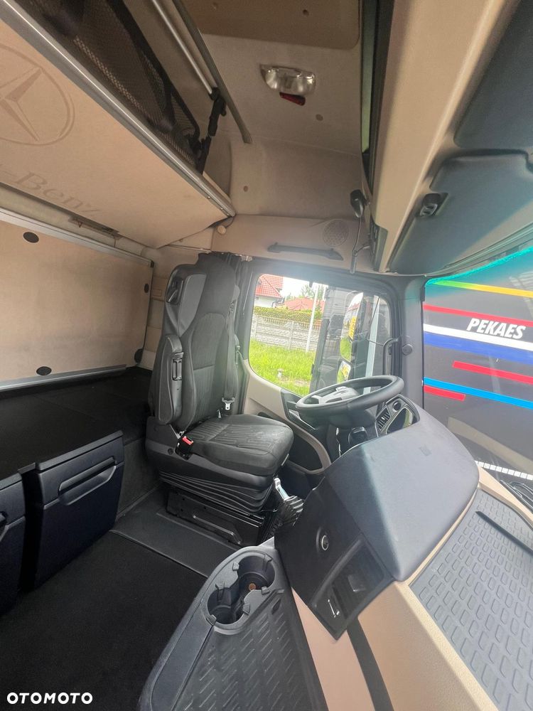 Mercedes-Benz ACTROS - 10