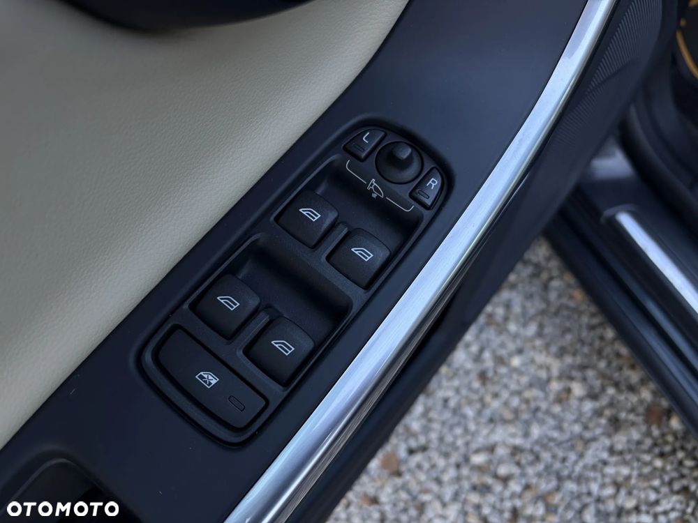 Volvo V60 D4 Geartronic Momentum - 32