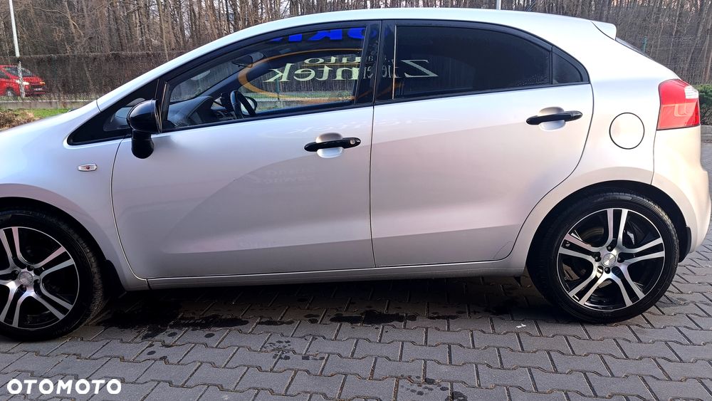 Kia Rio 1.1 crdi L - 9