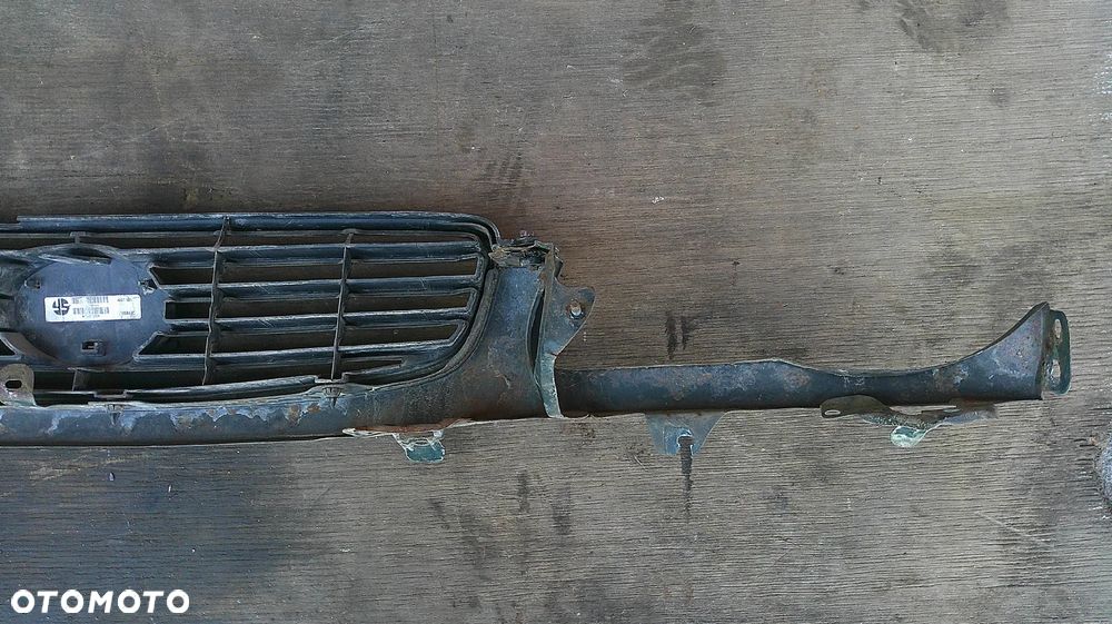 TOYOTA COROLLA E11 LIFT ATRAPA GRILL - 5