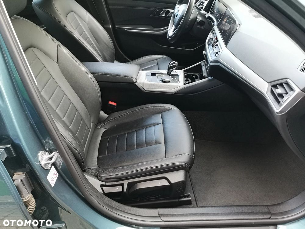 BMW Seria 3 320i Advantage - 31