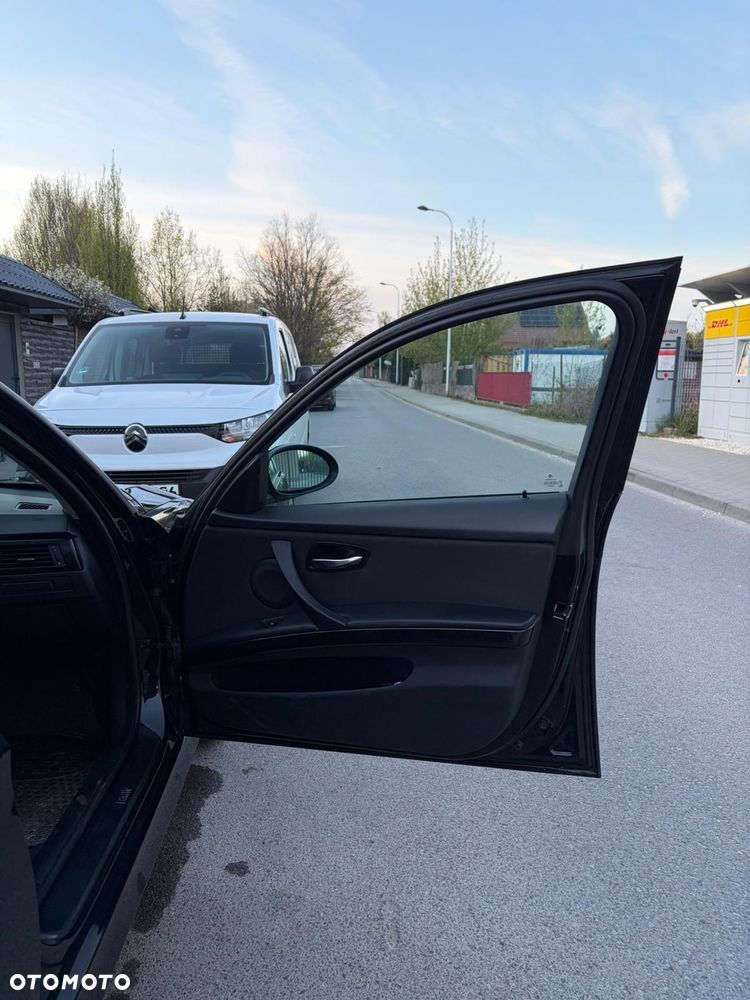 BMW Seria 3 318i - 16