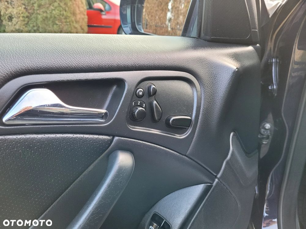 Mercedes-Benz Klasa C 230 Kompressor Sportcoupe - 21