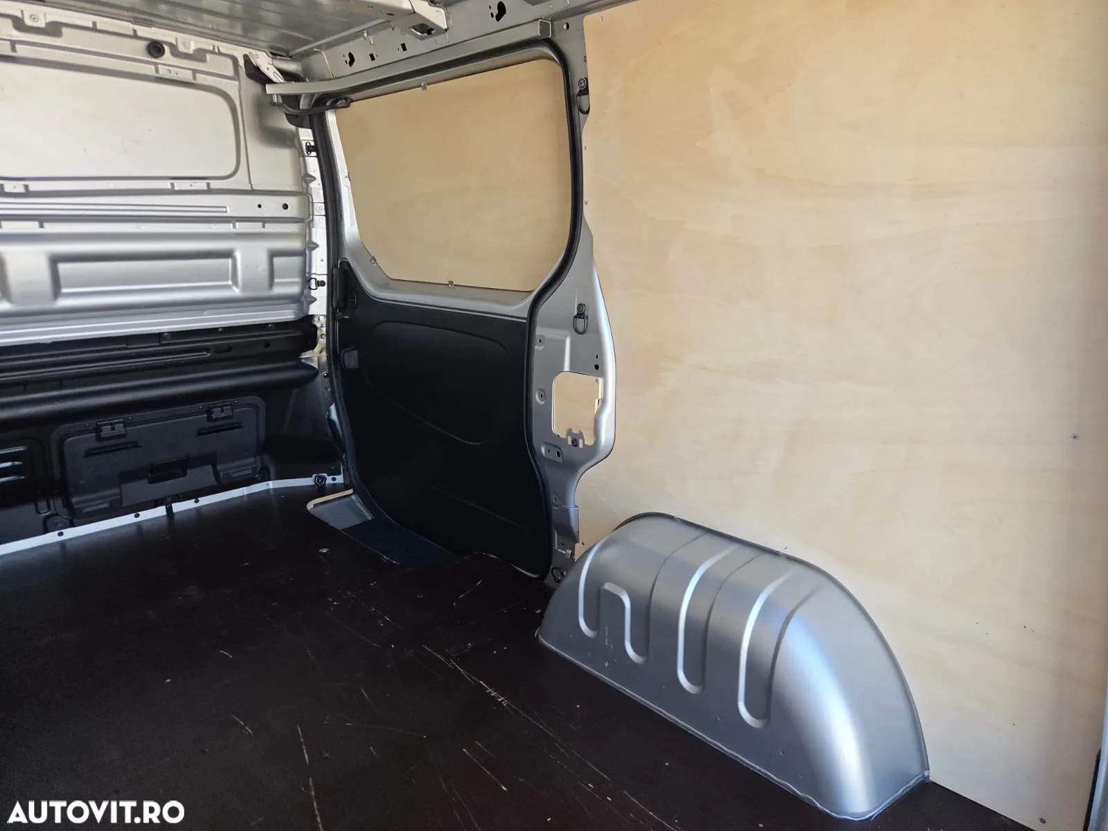 Renault New Trafic L1H1 - 14