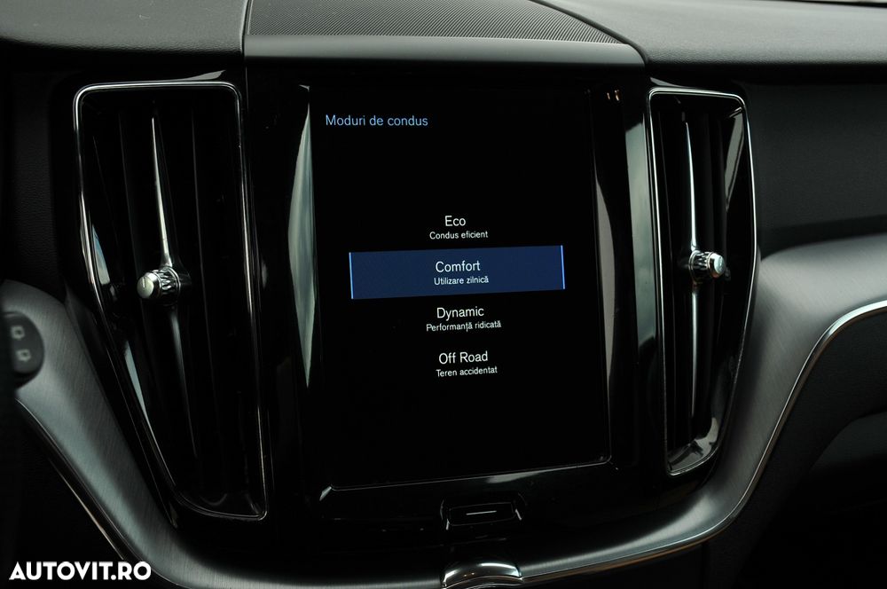 Volvo XC 60 D4 AWD Geartronic Momentum - 23