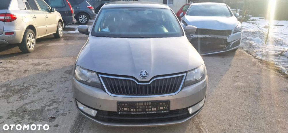 SKODA RAPID lampa lewy lub prawy przód europa - 1