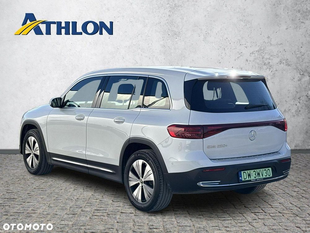 Mercedes-Benz EQB - 3