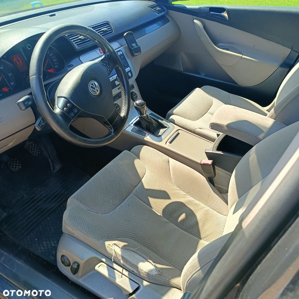Volkswagen Passat - 8