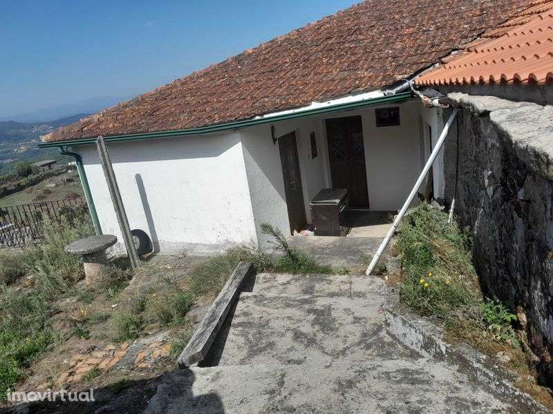 Moradia rustica com anexos e quintal - Grande imagem: 3/12