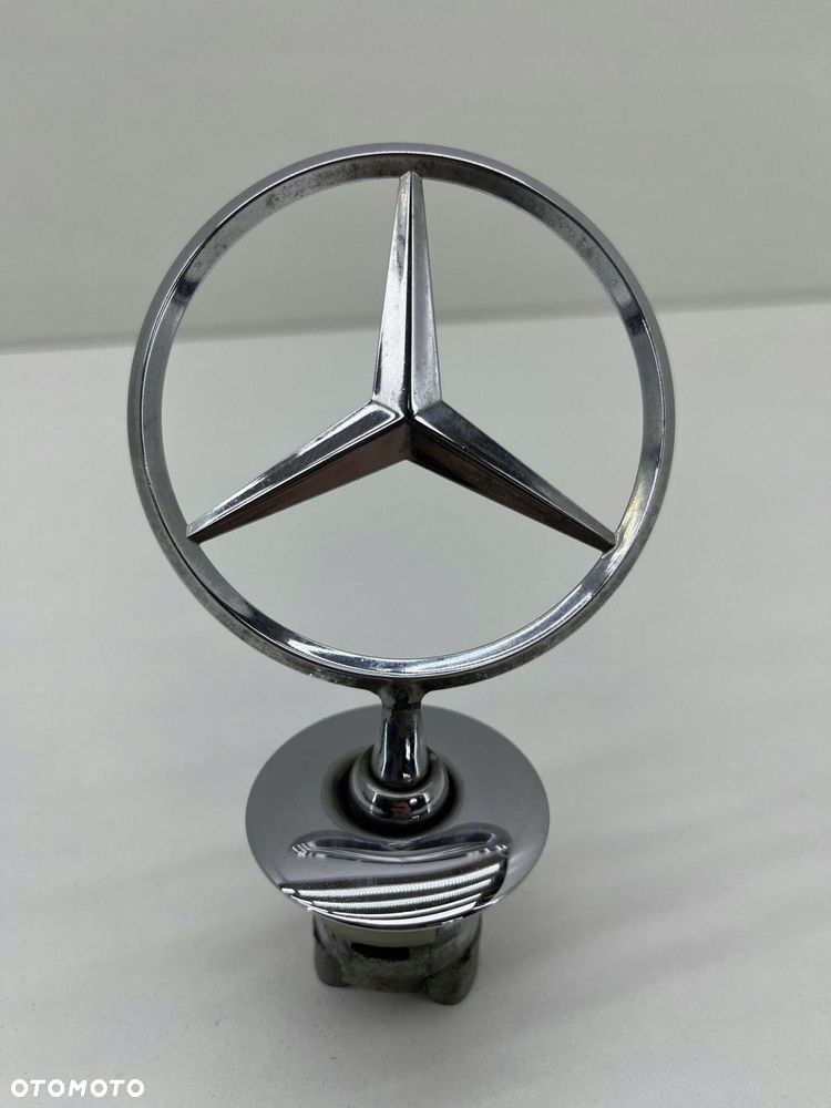 MERCEDES ZNACZEK EMBLEMAT PRZÓD A2108800186 - 1