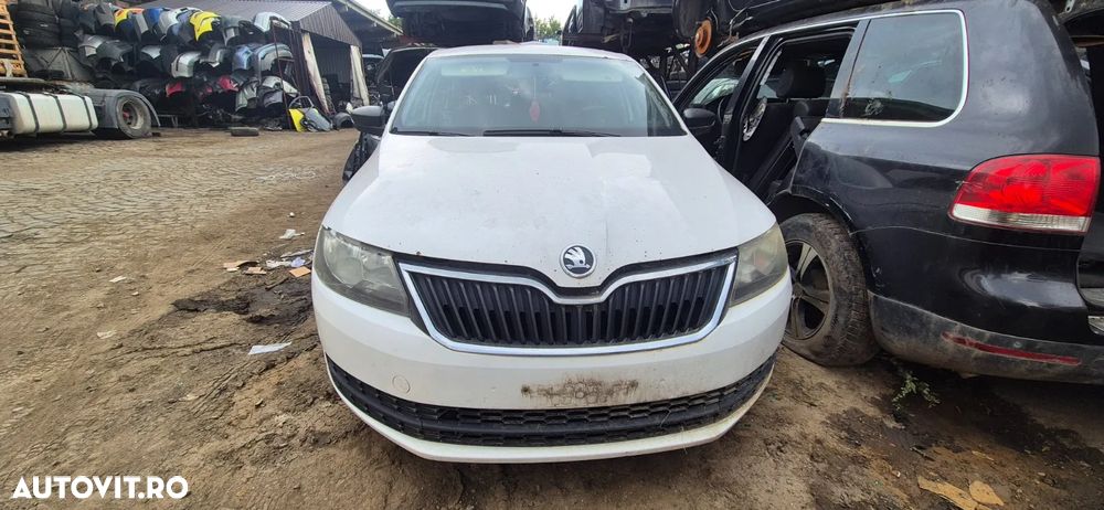 Capota motor / are mici defecte de la pietre / Skoda Rapid 2 2015 / alba - 5