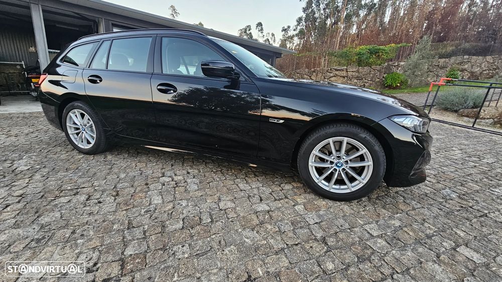 BMW 330 e Touring Line Sport Auto - 44