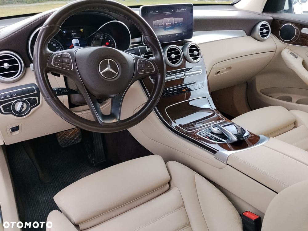 Mercedes-Benz GLC 250 4Matic 9G-TRONIC AMG Line - 13
