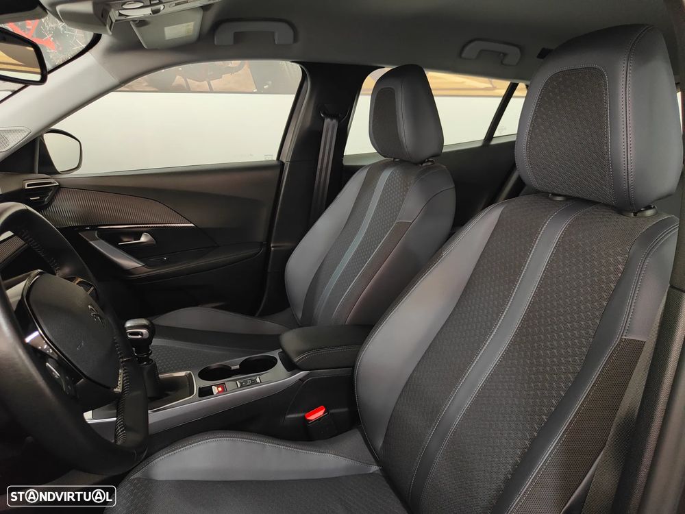 Peugeot 2008 1.2 PureTech Allure - 29