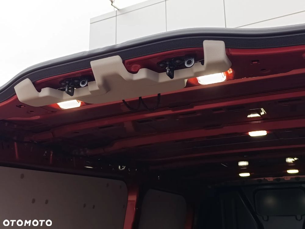 Ford Transit Custom Van L2H1 - 11